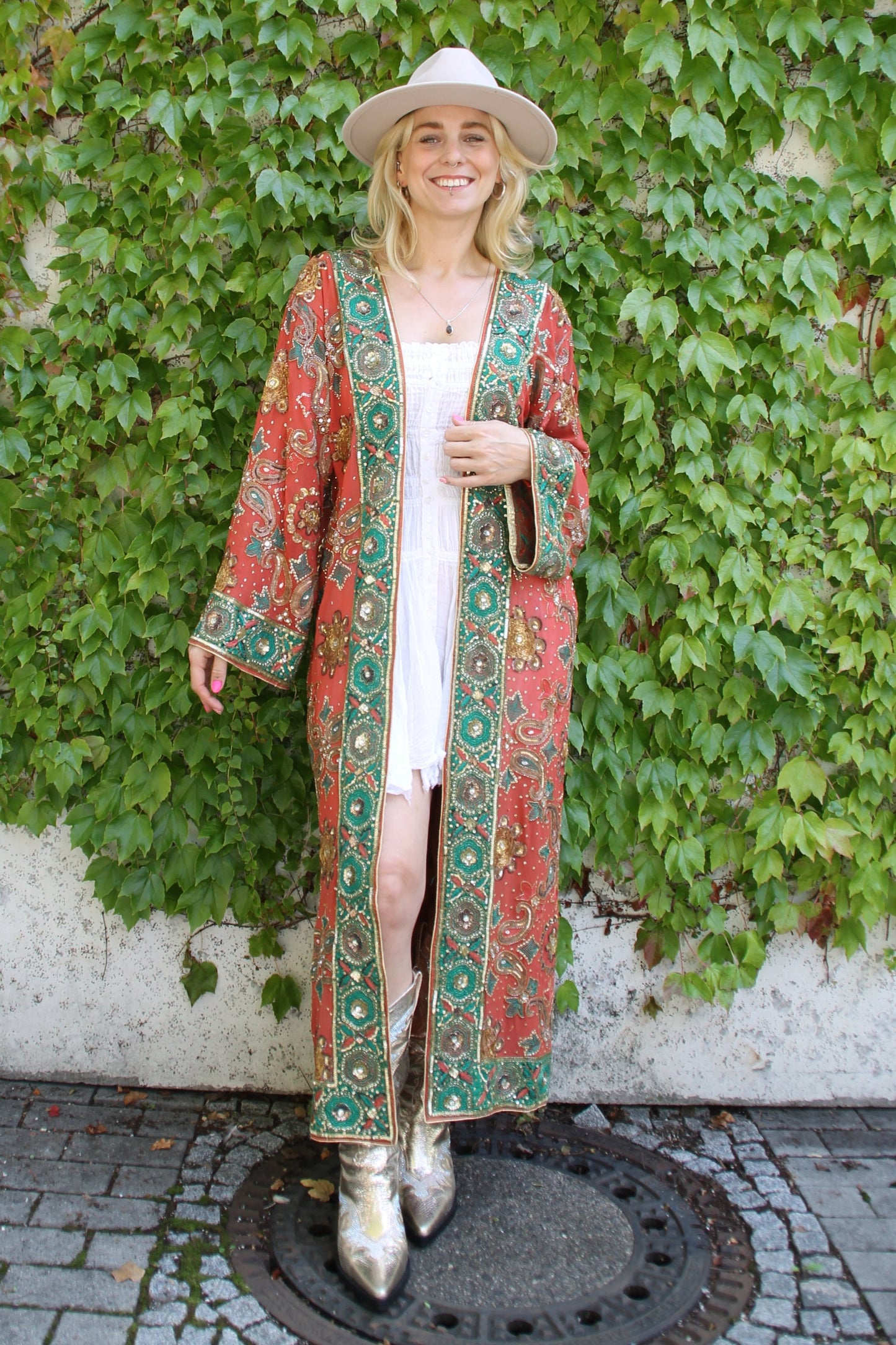 Kimono Lady in red